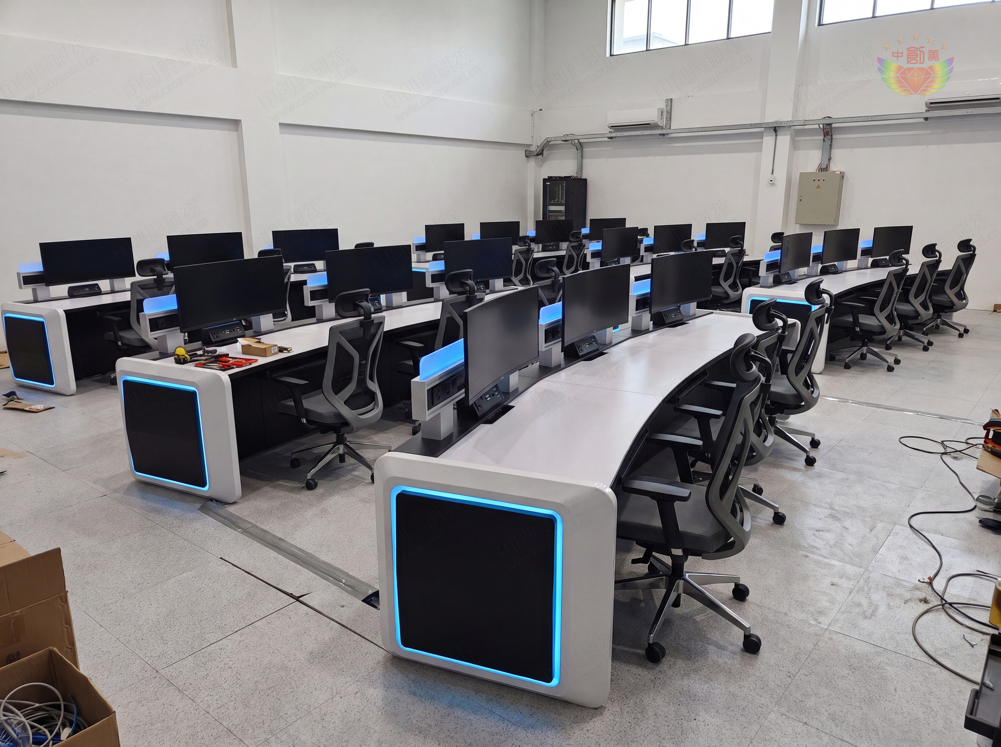 電廠調度中心弧形操作臺圖片